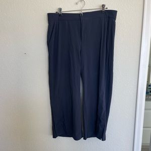 Athleta Brooklyn Wide Leg Crop size 12 Navy